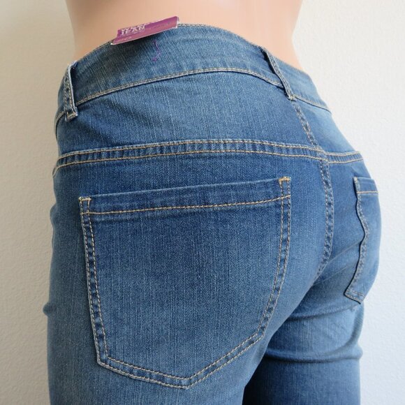 LANE BRYANT Jeans Women CONTROL Waistband DESTRUCTED Boyfriend Plus Size 20 NWT - Picture 1 of 6